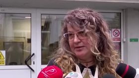 VIDEO O maternitate din Timișoara se macină sub ochii gravidelor. O porțiune din tavan a căzut
